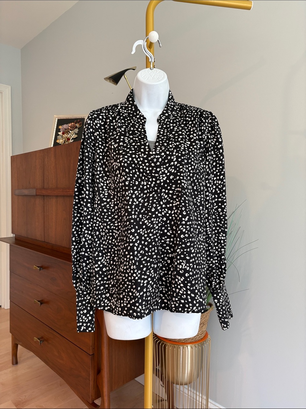 Banana Republic Black and White Printed V-Neck Blouse